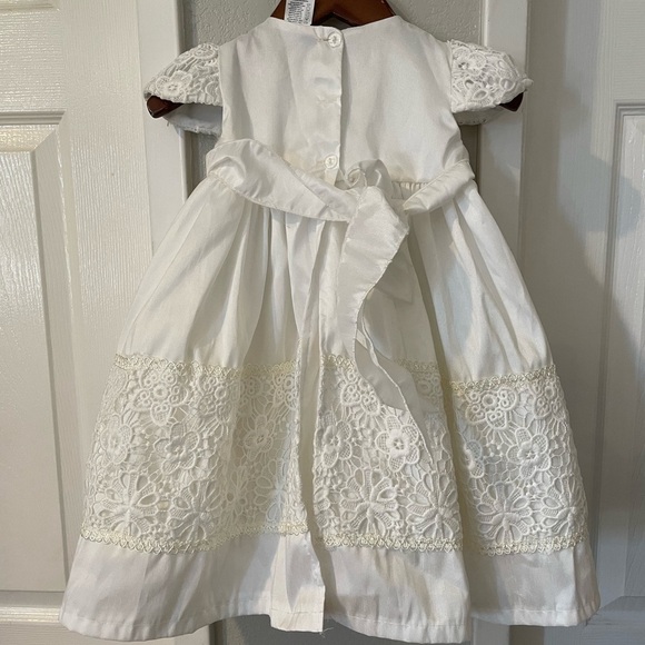 Elegant White Lace Kids Formal Dress - Picture 3 of 13